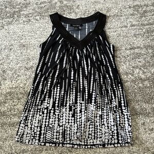 White House Black Market black and white top size XS